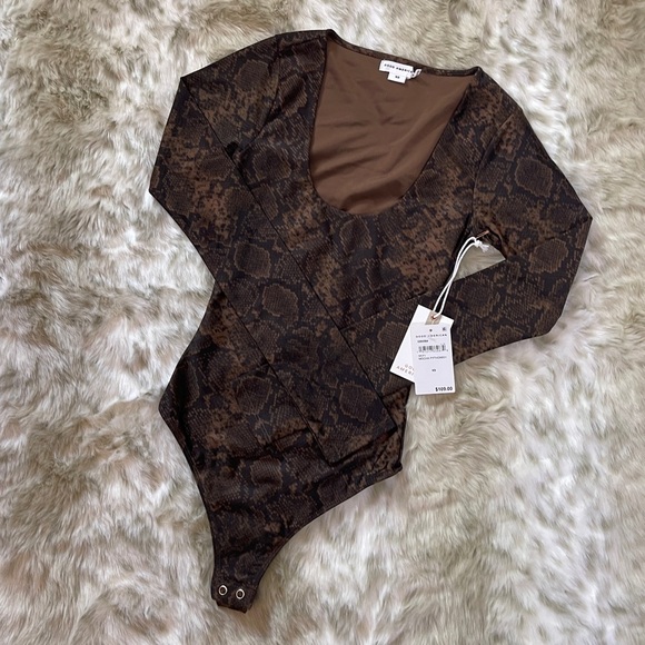 Good American Shine Python Scoop Neck Long Sleeve Bodysuit - Picture 10 of 14